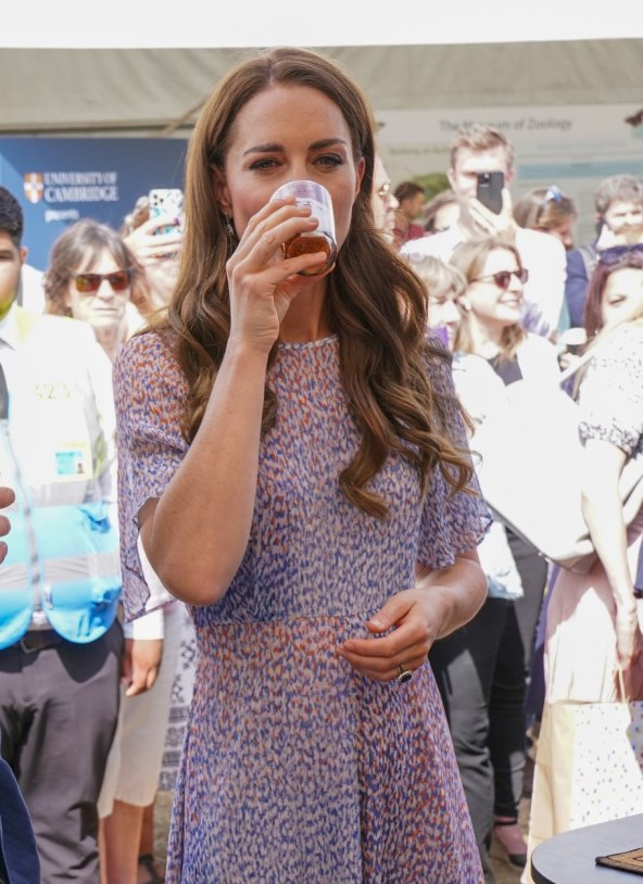 Kate Middleton je bila konobarica