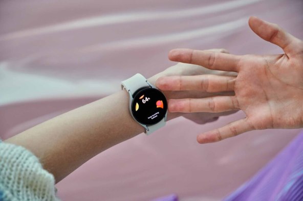 Galaxy Watch4 funkcije_1(1).jpg