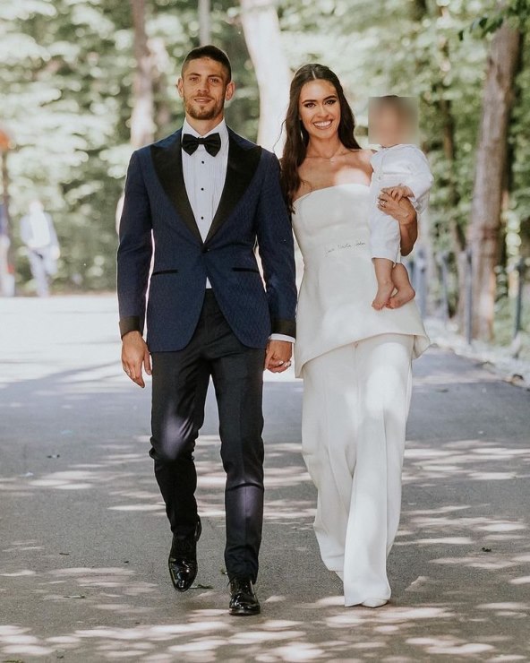 Andrej Kramarić sa suprugom i sinom