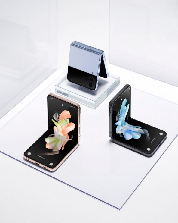 Galaxy Z Flip4(1).jpg