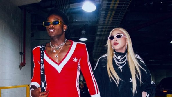 Madonna i sin David nose istu odjeću