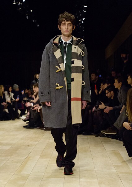 luksuz-sportski-glamur-i-retro-paleta-boja-glavni-aduti-burberry-muske-kolekcije-za-jesen-2016