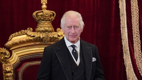 Charles III. službeno je proglašen kraljem