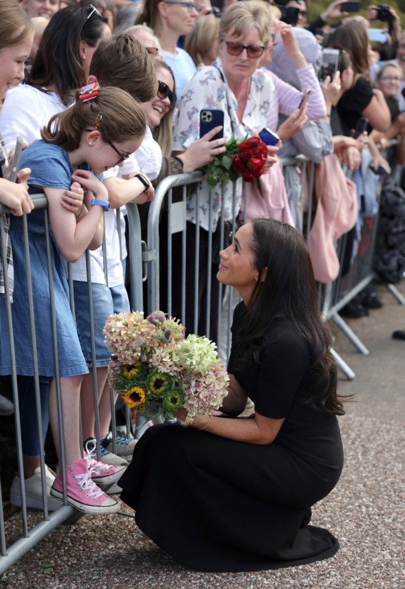 Meghan Markle ispred dvorca Windsor