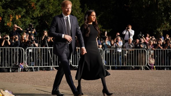 Princ Harry i Meghan Markle bit će na bdijenju uz lijes kraljice Elizabete