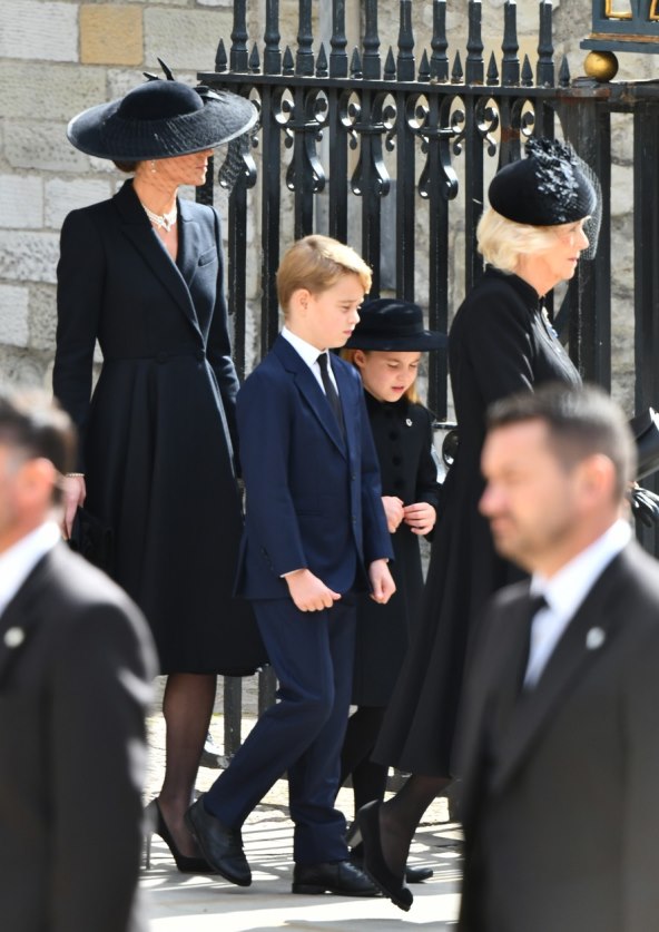 Princ George i princeza Charlotte na sprovodu kraljice Elizabete II.