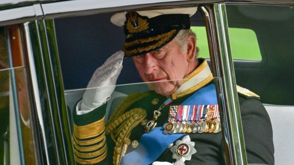 Kralj Charles III. sprema je izopćiti svog sina