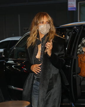 Halle Berry ima zavidnu liniju i u šestom desetljeću života