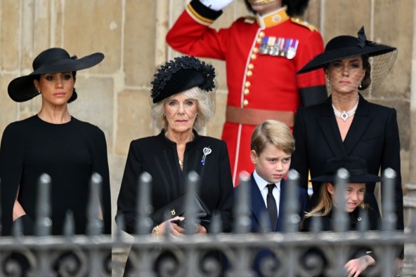 Meghan Markle nije smjela nositi istu boju kao Kate i Camilla tijekom zajedničkih pojavljivanja