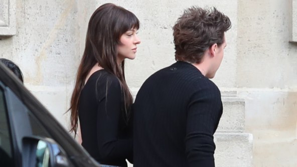 Brooklyn Beckham i Nicola Peltz na reviji u Parizu