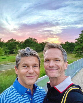 Neil Patrick Harris glumi u seriji Uncoupled