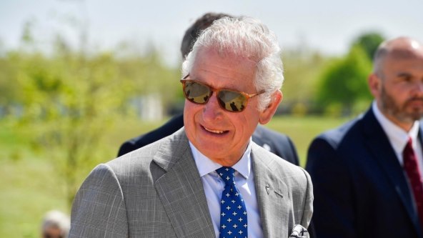 Charles je postao kraljem nakon smrti majke Elizabete