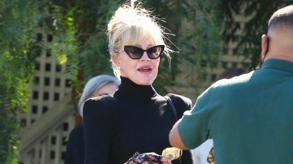 Melanie Griffith izgled je uništila plastičnim operacijama