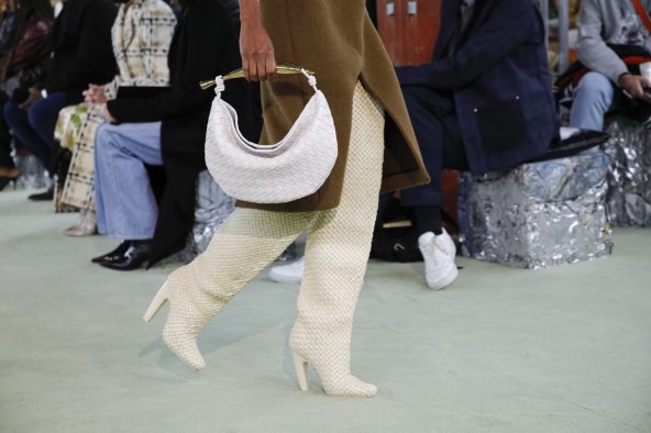 Bottega Veneta Sardine torba u 'kreda' nijansi