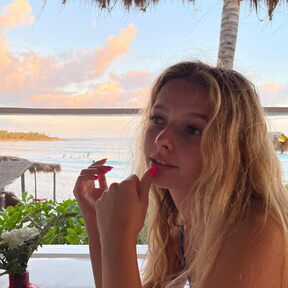 Apple Paltrow