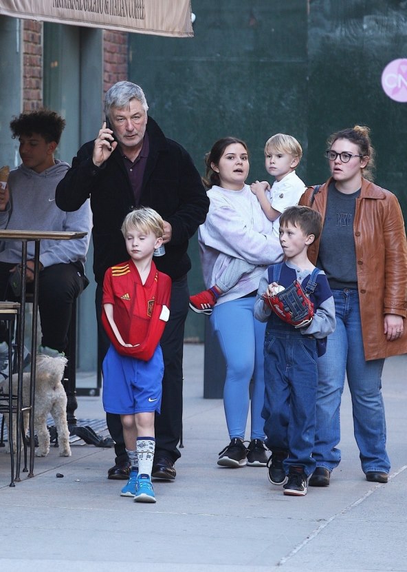 Alec Baldwin s djecom