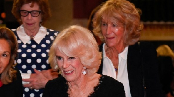 Camilla Parker Bowles sa sestrom Annabel Elliot