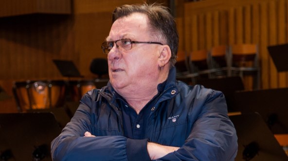 Halid Bešlić doživio prometnu nesreću