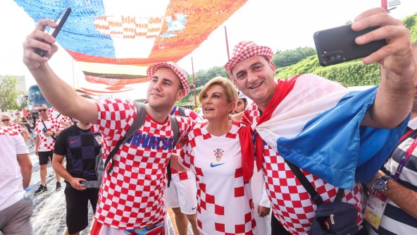 Kolinda Grabar Kitarović s navijačima u Katru