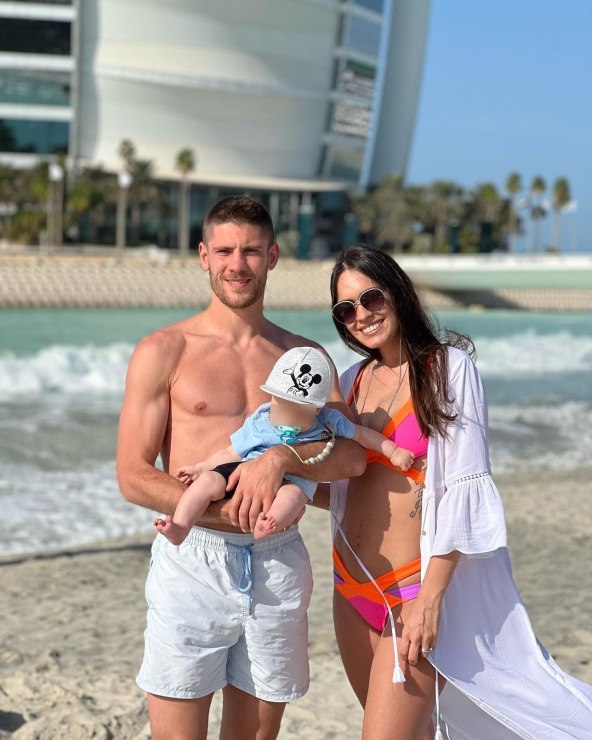 Andrej Kramarić sa suprugom Mijom i sinom