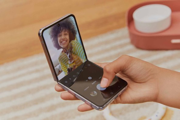 Galaxy Z Flip4 (2)(1).jpg