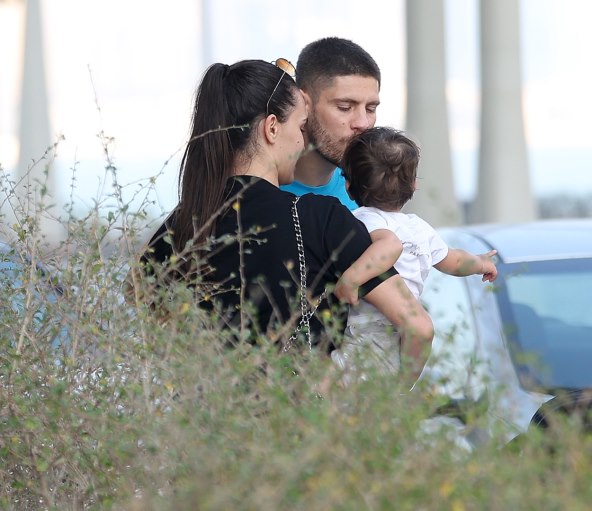 Andrej Kramarić i Mia Ćurković sa sinom u Dohi
