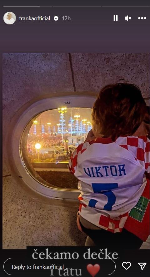 Franka Batelić sa sinom Viktorom na dočeku Vatrenih