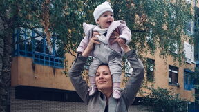 Ana Vučak Veljača dobila je kćer Juli sa scenografom Ivanom Veljačom.