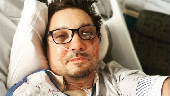 Jeremy Renner završio u bolnici nakon što ga je pregazila ralica
