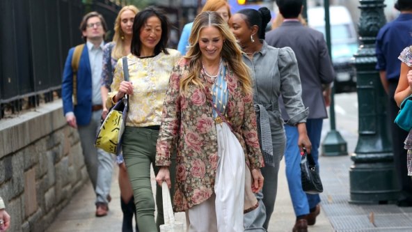 Sarah Jessica Parker nosi čizme niskih potpetica