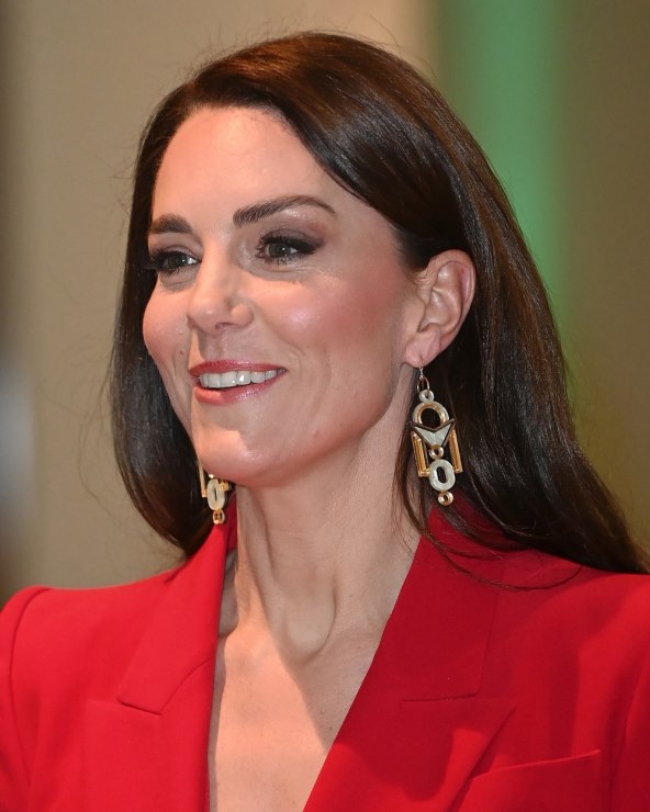 Kate Middleton nosi naušnice 'Chalk jewerly' koje koštaju oko 80 eura