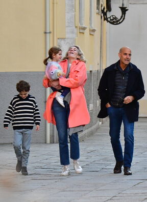 Stanley Tucci i Felicity Blunt