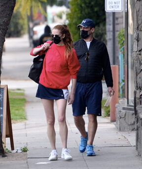 Jon Hamm i Anna Osceola