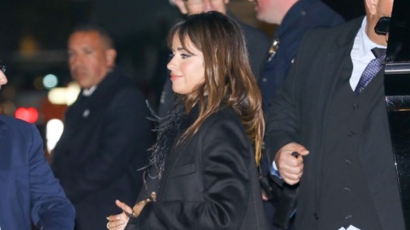 Camila Cabello stiže na dodjelu nagrada Grammy 2023.jpg