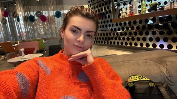 Ella Dvornik razvodi se od Charlesa Pearcea