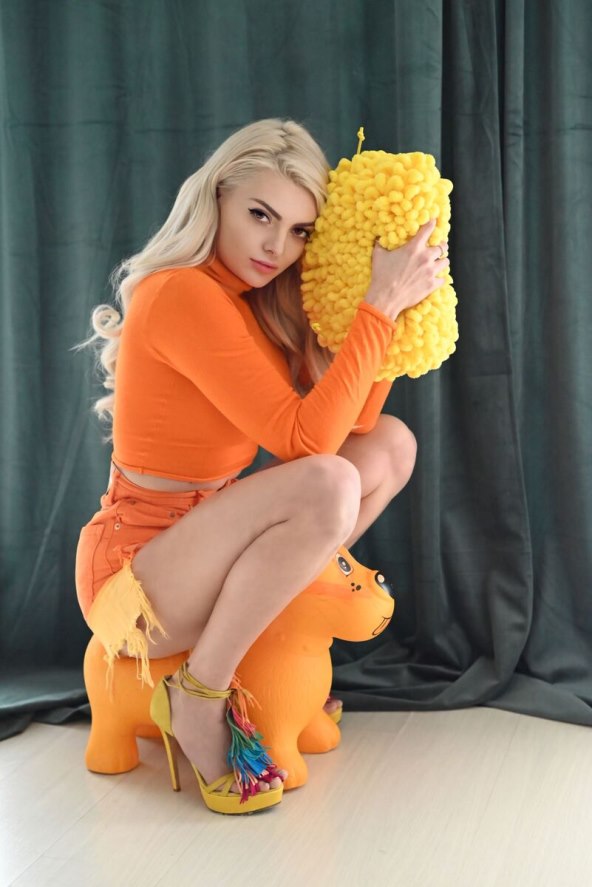 Ella Dvornik.jpg