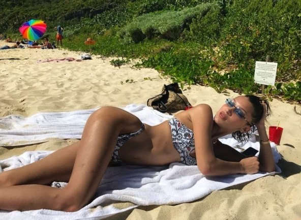 Bella-Hadid-0487418710.jpg