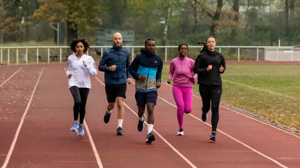 HeroKVStills_MobileAndDesktop_1920x1080_Intersport_InspireRunners_SS22_02.png
