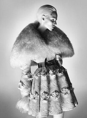 Modne izvanzemaljke nose - Alexander McQueen!