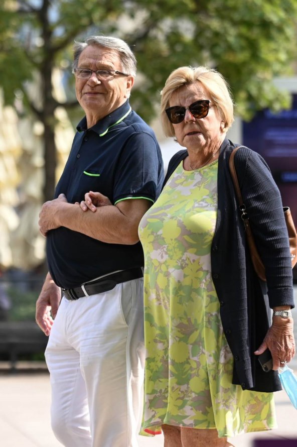 Miroslav Ciro Blaževic sa sinom prošetao Zagrebom