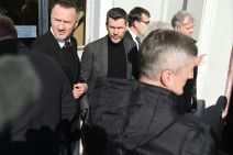 Dominik Livakovic i Iva Olivari na pogrebu Miroslava Cire Blaževica