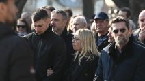 Dominik Livakovic i Iva Olivari na pogrebu Miroslava Cire Blaževica