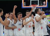 Srpska košarkaša reprezentacija.jpg