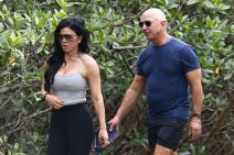 Lauren Sanchez Jeff Bezos.jpg
