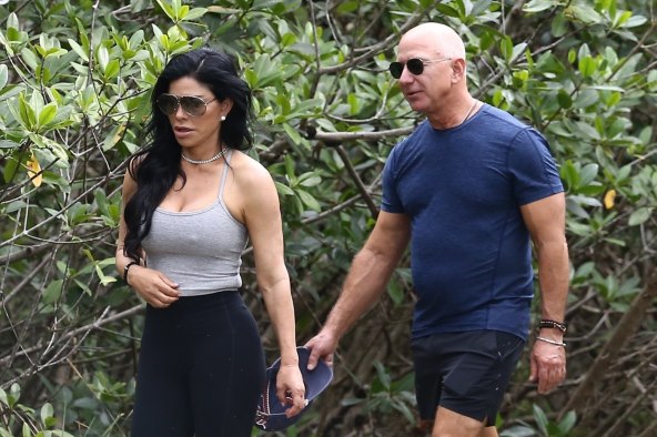 Lauren Sanchez Jeff Bezos.jpg