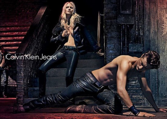 Seksepilna Lara Stone za Calvin Klein