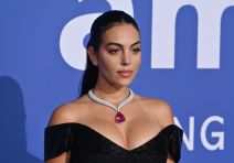 Georgina Rodriguez u vrucim hlacicama i mrežastima carapama u Veneciji