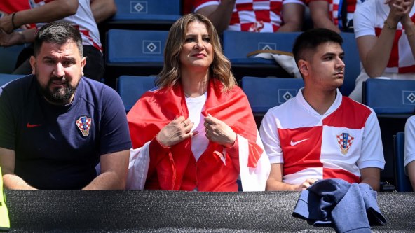 Davorka Dalić i sinovi.jpg