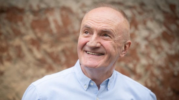 Mate Bulić je poznati hrvatski pjevač
