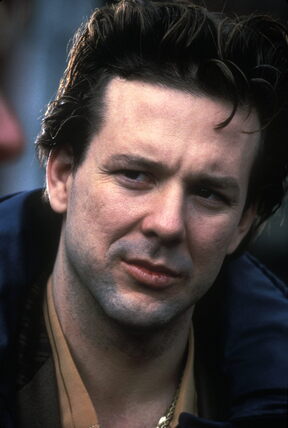 Mickey Rourke unakazio je svoje lice plastičnim operacijama.